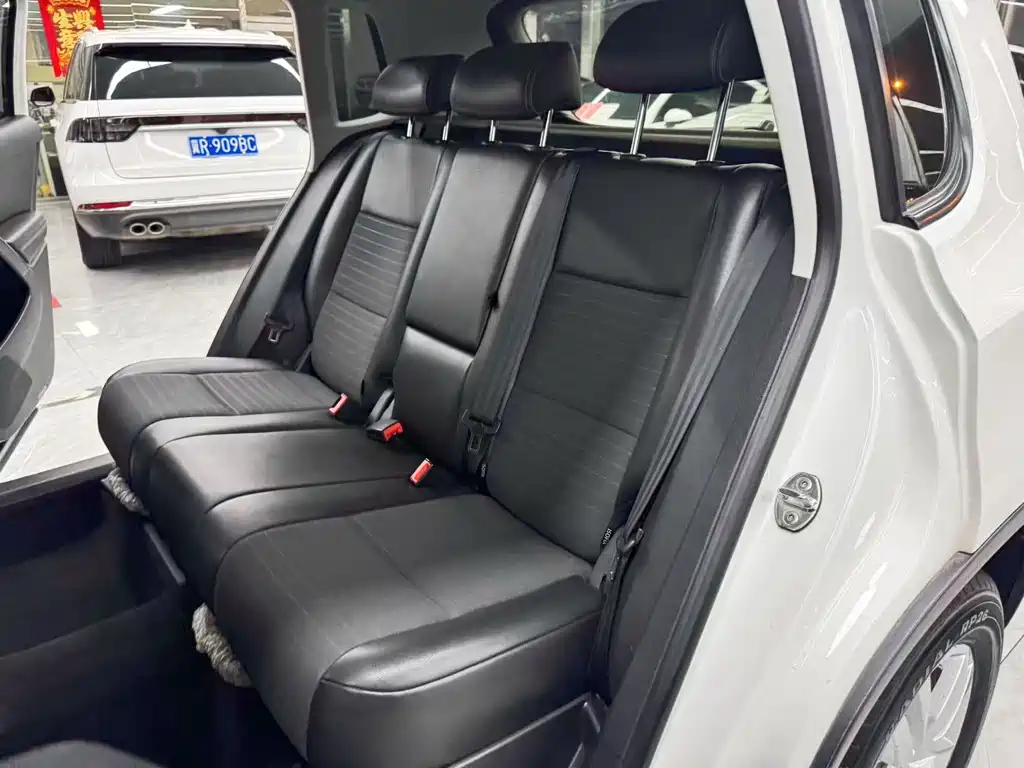 Volkswagen Tiguan — миниатюра 10