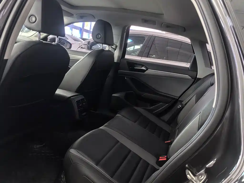 Volkswagen Sagitar — миниатюра 5