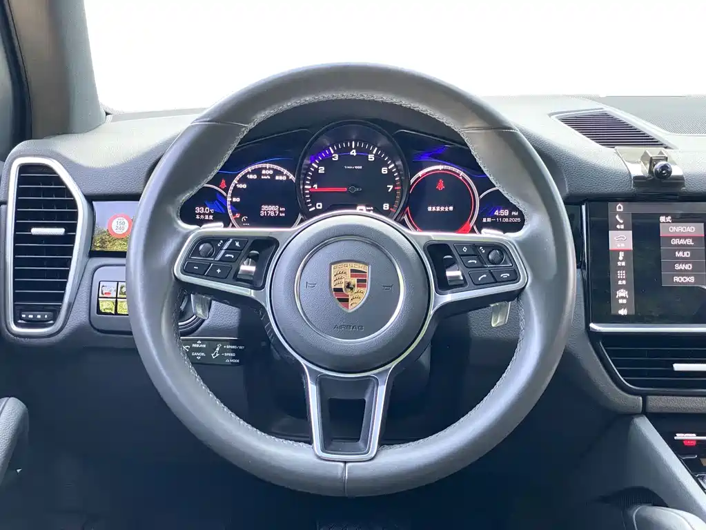 Porsche Cayenne — миниатюра 9