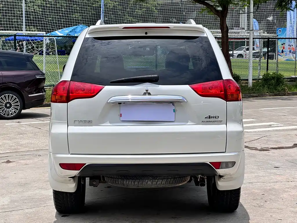 Mitsubishi Pajero Sport 2013 3.0L AT Flagship