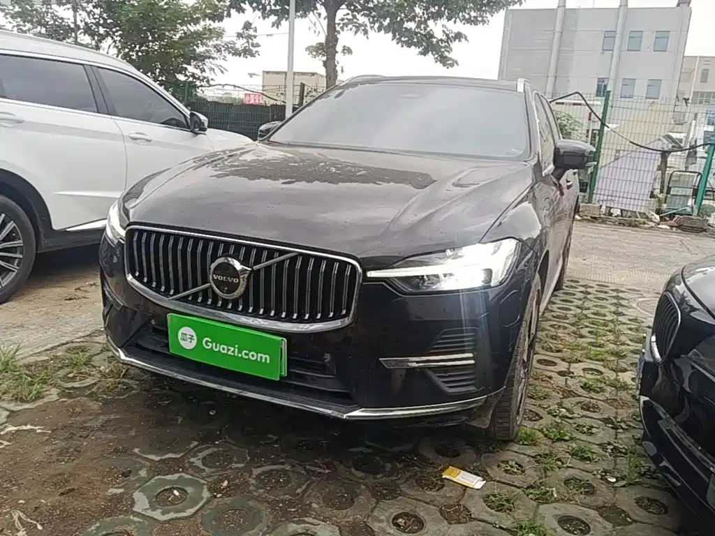 Volvo XC60 PHEV — миниатюра 2