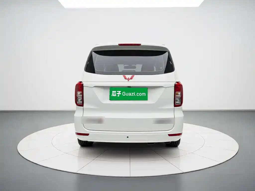 Wuling Hongguang — миниатюра 5
