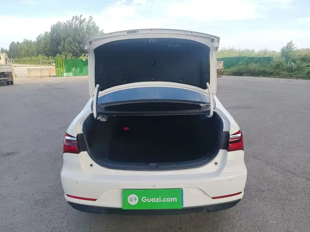 BYD Qin — миниатюра 19
