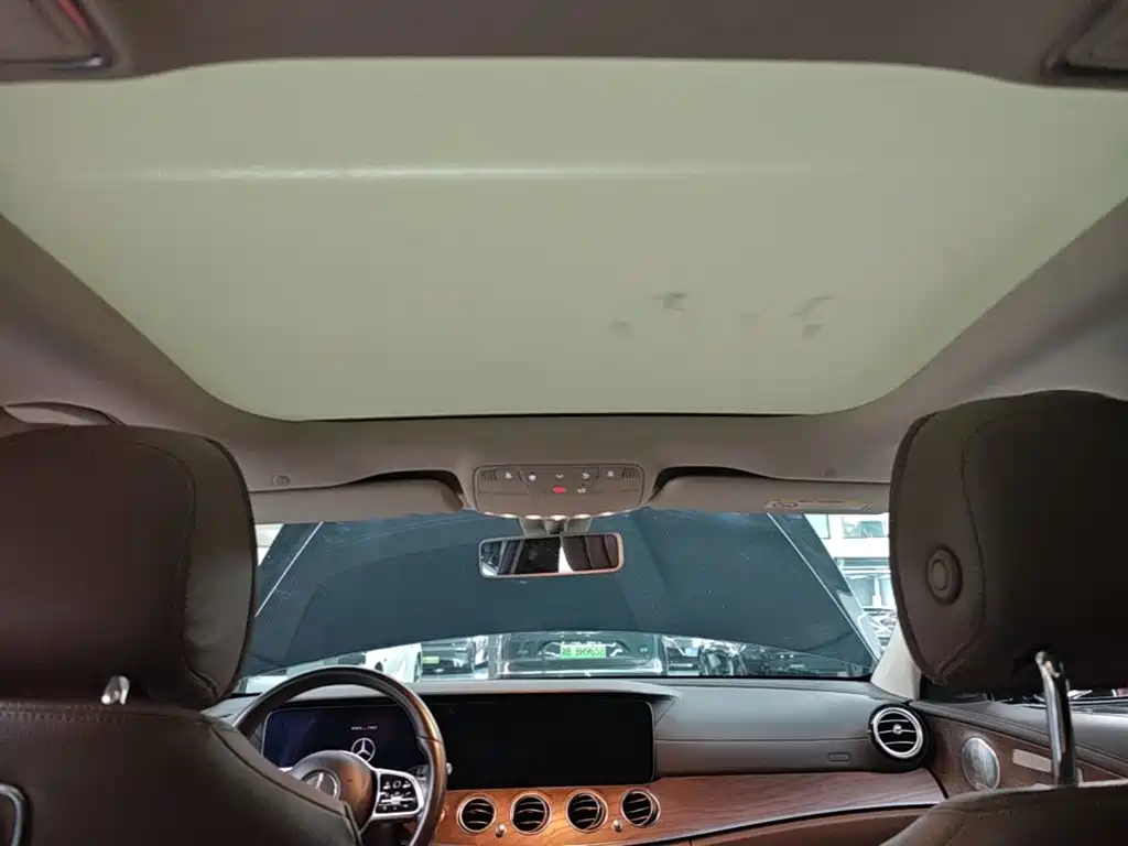 Mercedes-Benz E-Class — миниатюра 18