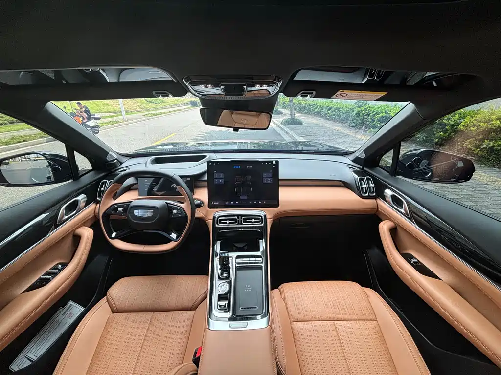 Geely Boyue L — миниатюра 8