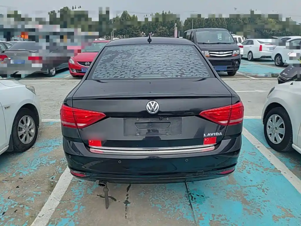 Volkswagen Lavida — миниатюра 6