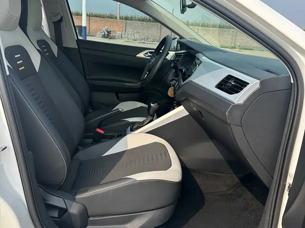 Volkswagen Polo — миниатюра 7
