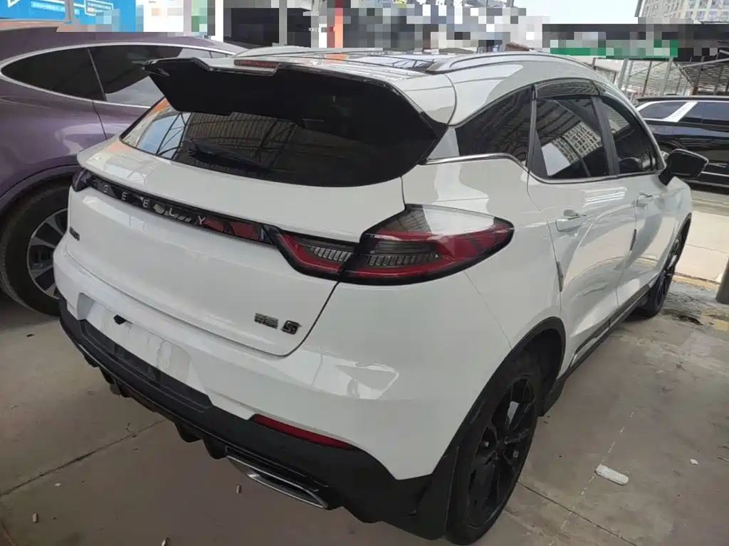Geely Emgrand S — миниатюра 7