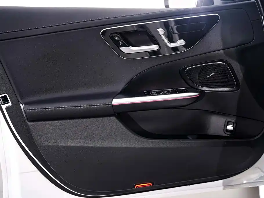 Mercedes-Benz C-Class — миниатюра 17