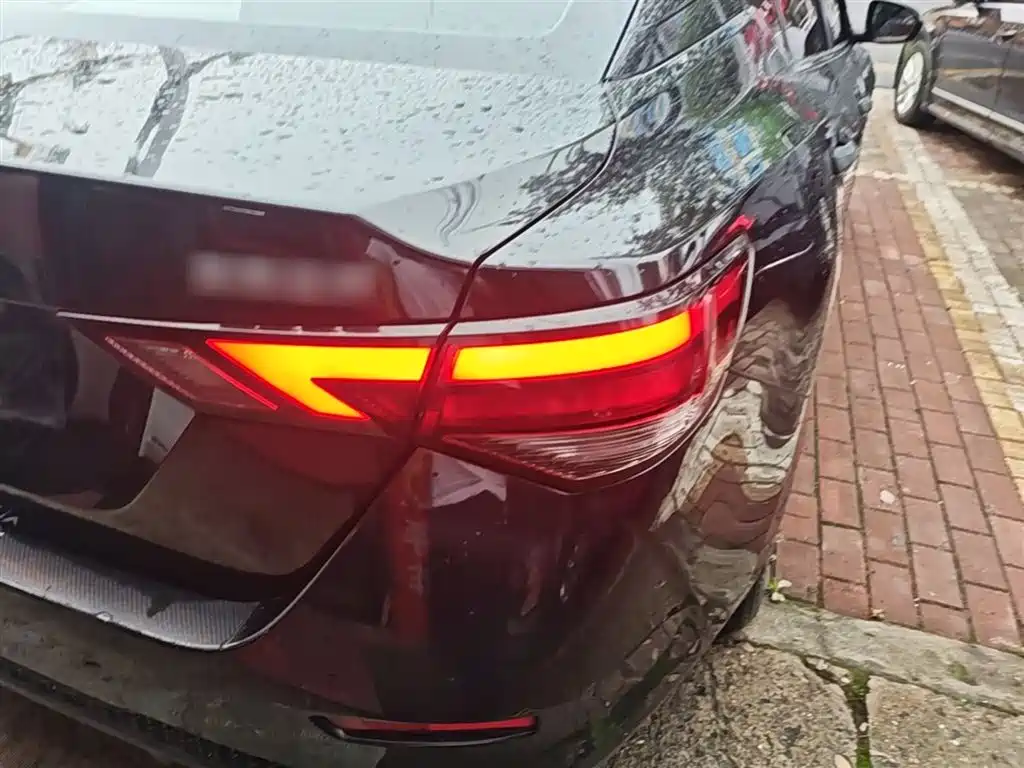 Nissan Sylphy 2021 1.6L XL CVT Enjoy