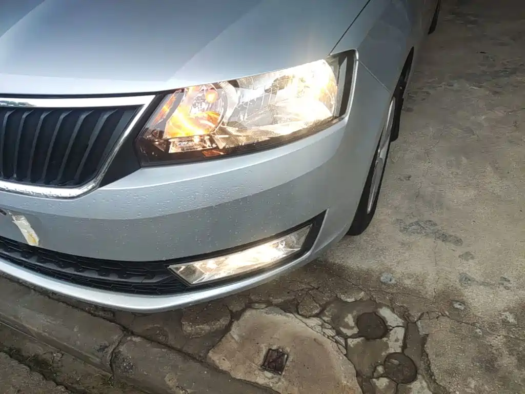Skoda Rapid — миниатюра 24