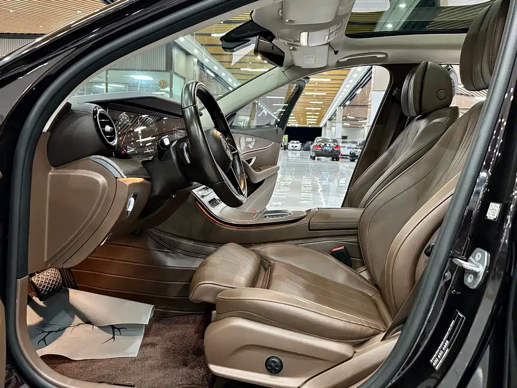 Mercedes-Benz E-Class — миниатюра 7