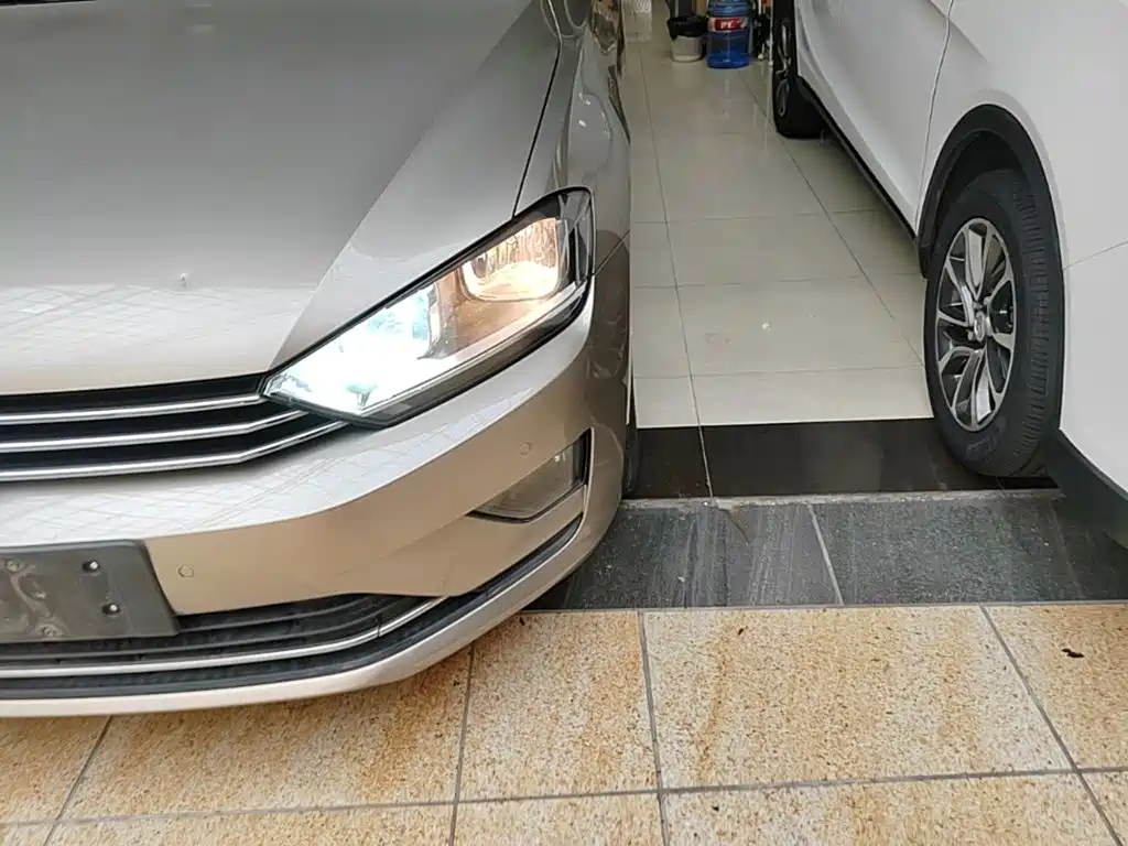 Volkswagen Golf Sportsvan — миниатюра 24