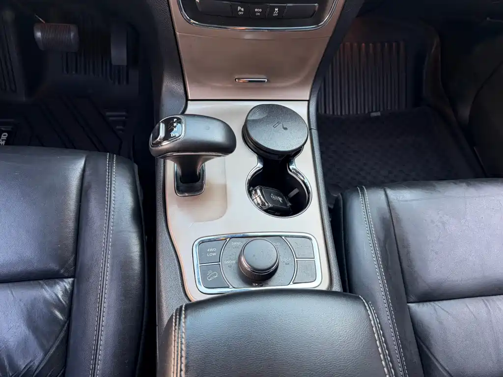 Jeep Grand Cherokee (Import) — миниатюра 8