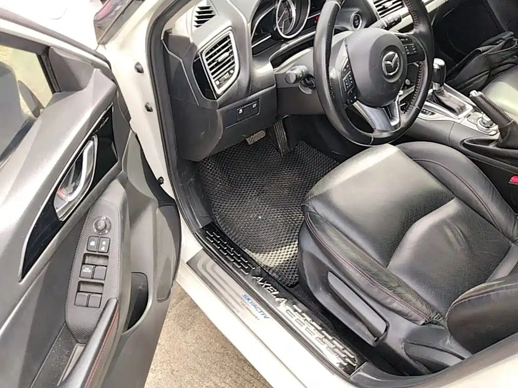 Mazda 3 Axela — миниатюра 16