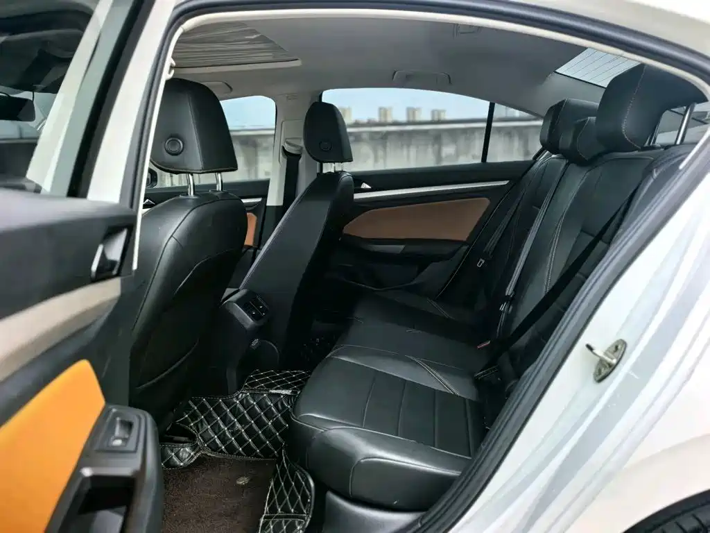 Volkswagen Bora — миниатюра 5