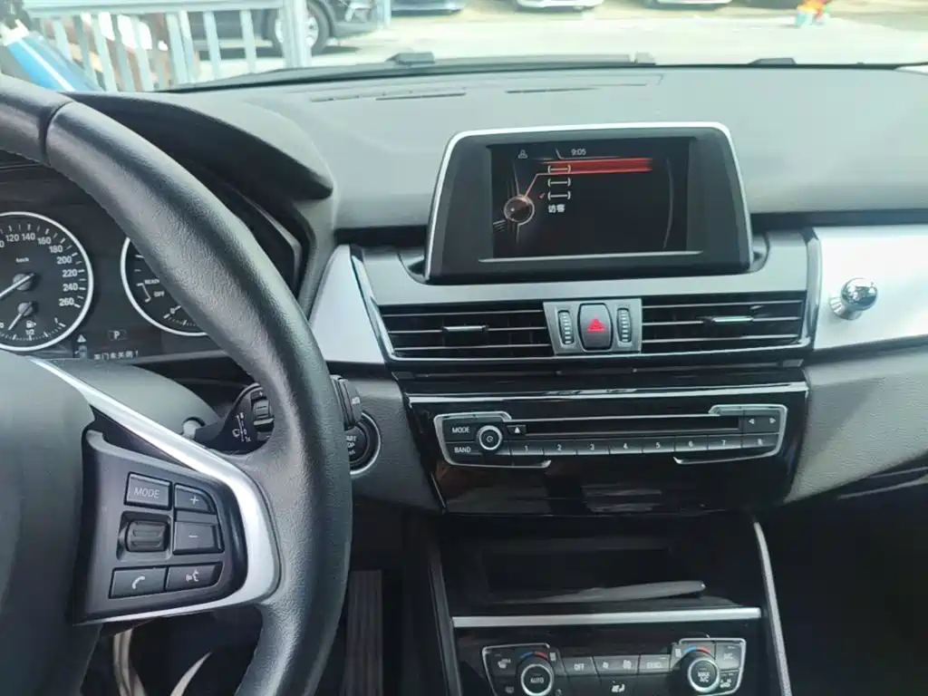BMW 2 Series Active Tourer (Import) — миниатюра 13