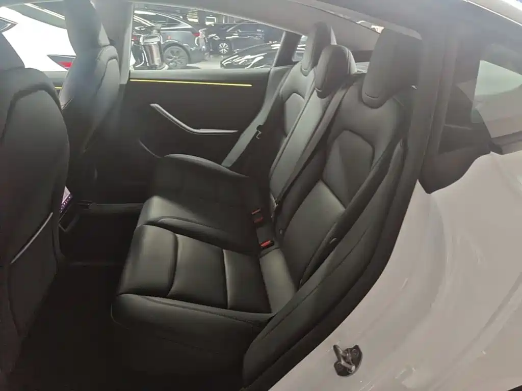Tesla Model 3 — миниатюра 17