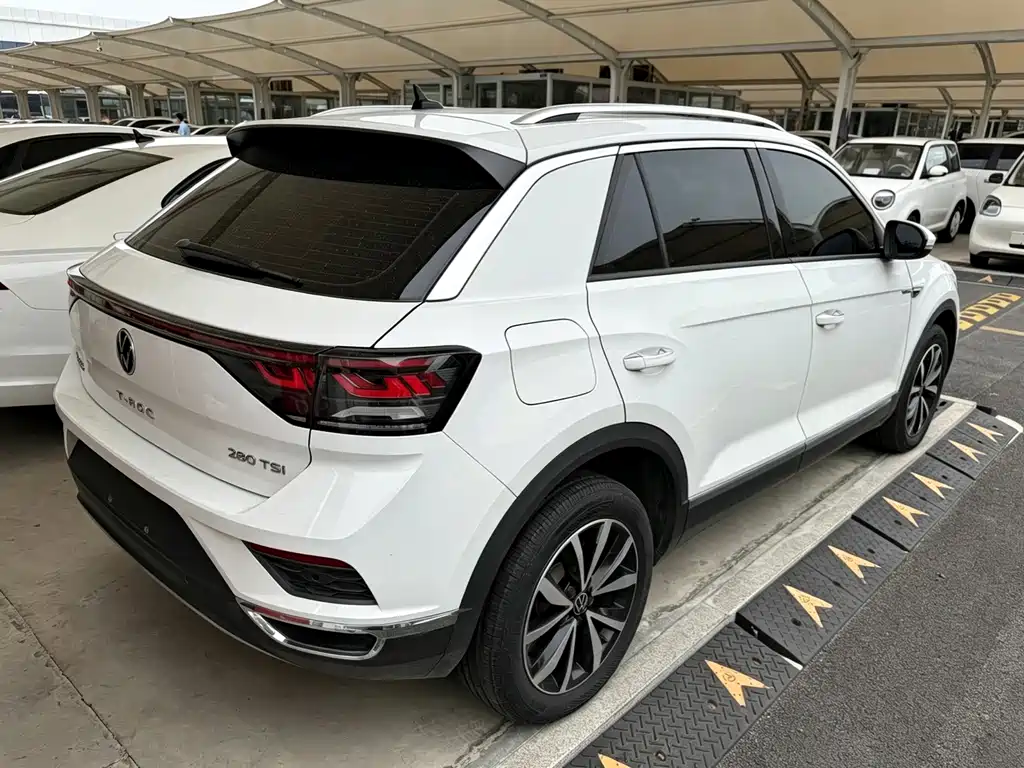 Volkswagen T-Roc — миниатюра 13