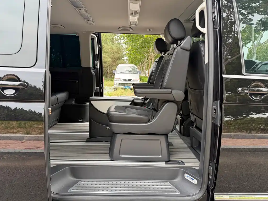 Volkswagen Multivan — миниатюра 22