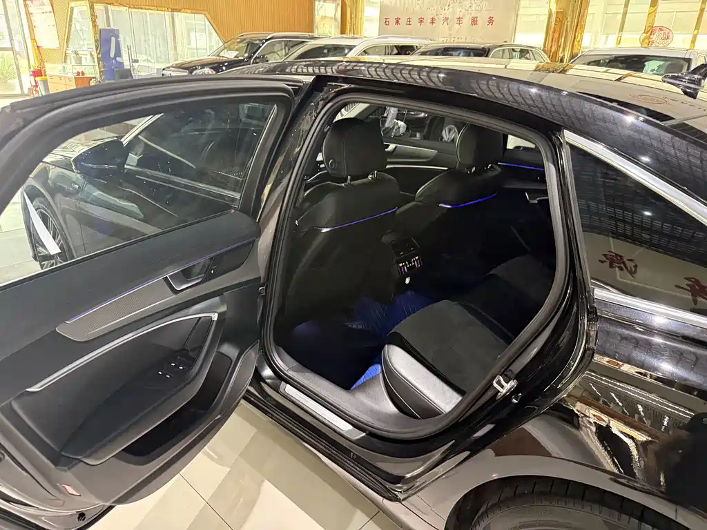 Audi A6L — миниатюра 6