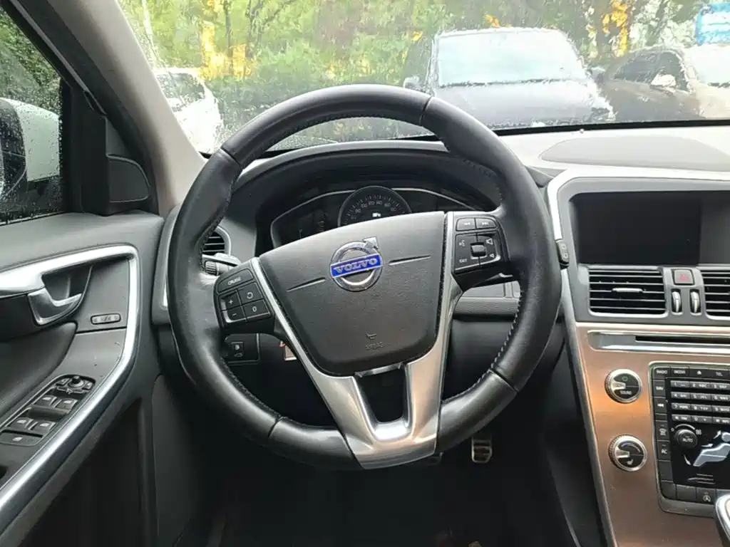Volvo XC60 — миниатюра 11