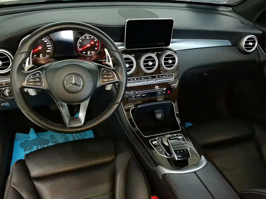 Mercedes-Benz GLC — миниатюра 12