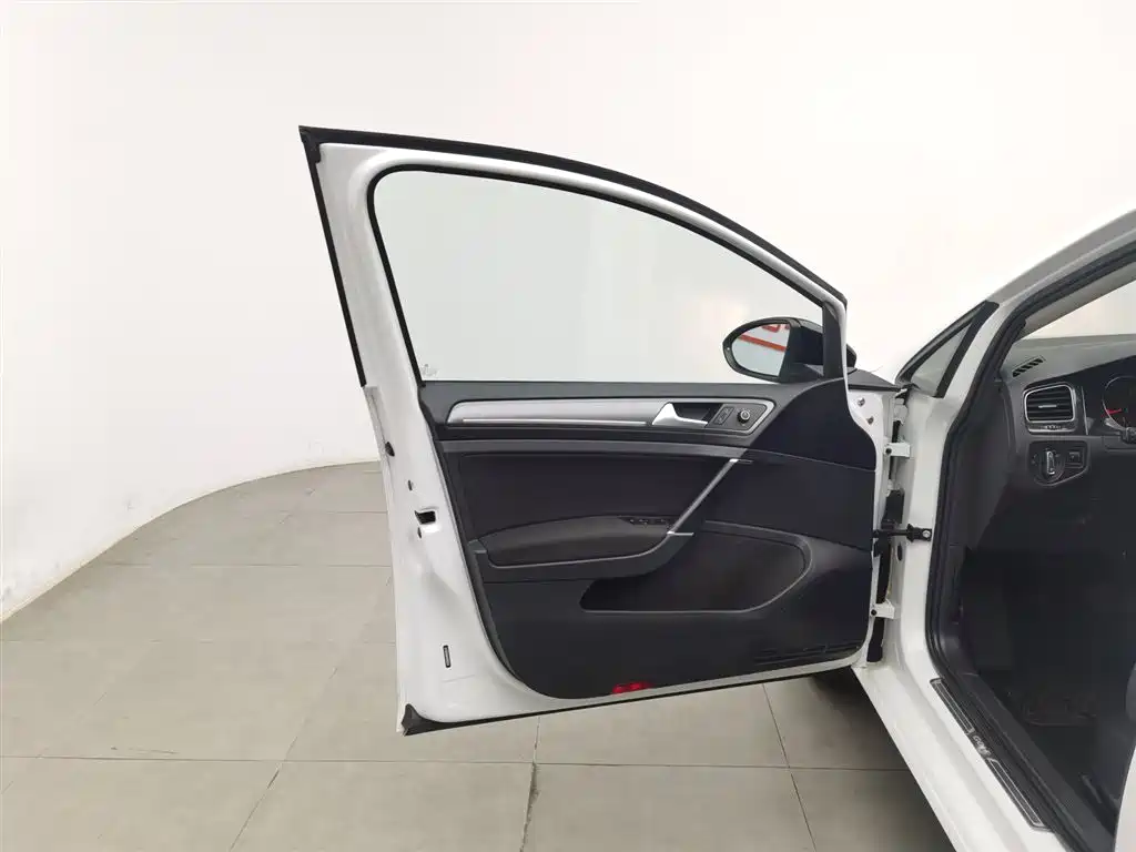 Volkswagen Golf 2017 1.6L AT Comfort