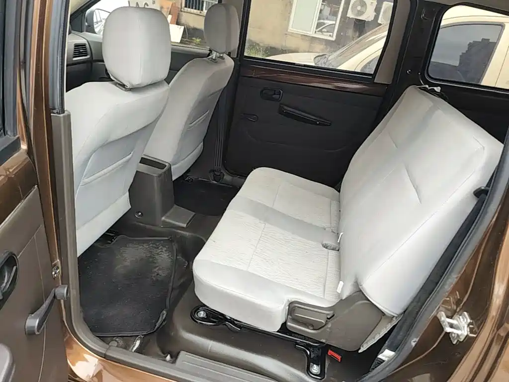 Wuling Hongguang — миниатюра 17