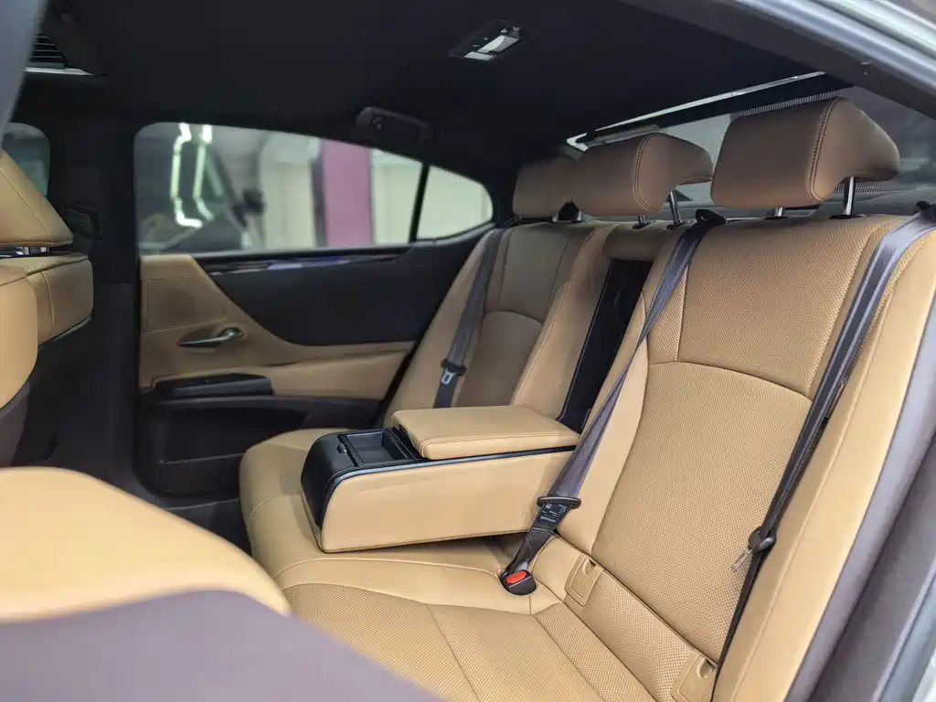 Lexus ES — миниатюра 36