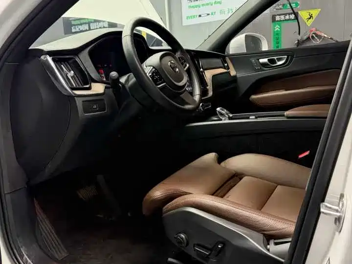 Volvo XC60 — миниатюра 7