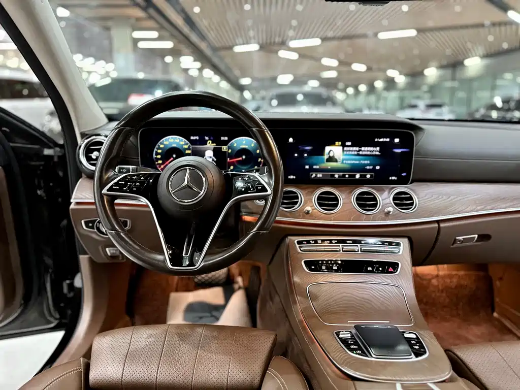 Mercedes-Benz E-Class — миниатюра 10