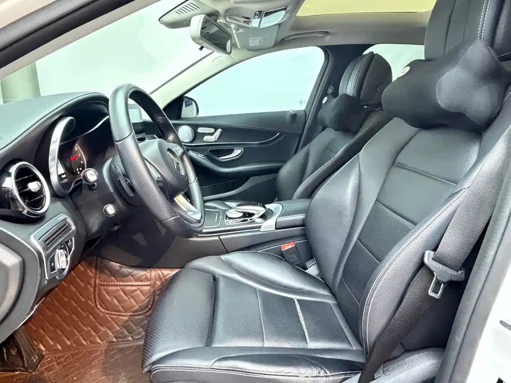 Mercedes-Benz C-Class — миниатюра 11