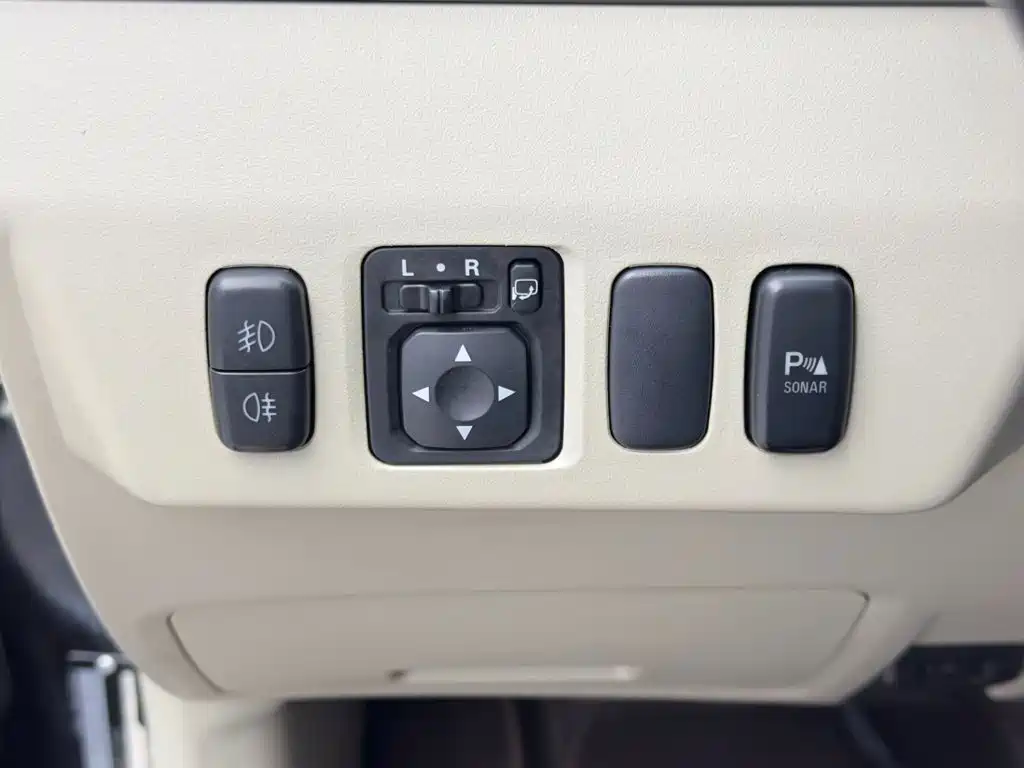 Mitsubishi Pajero (Import) — миниатюра 17