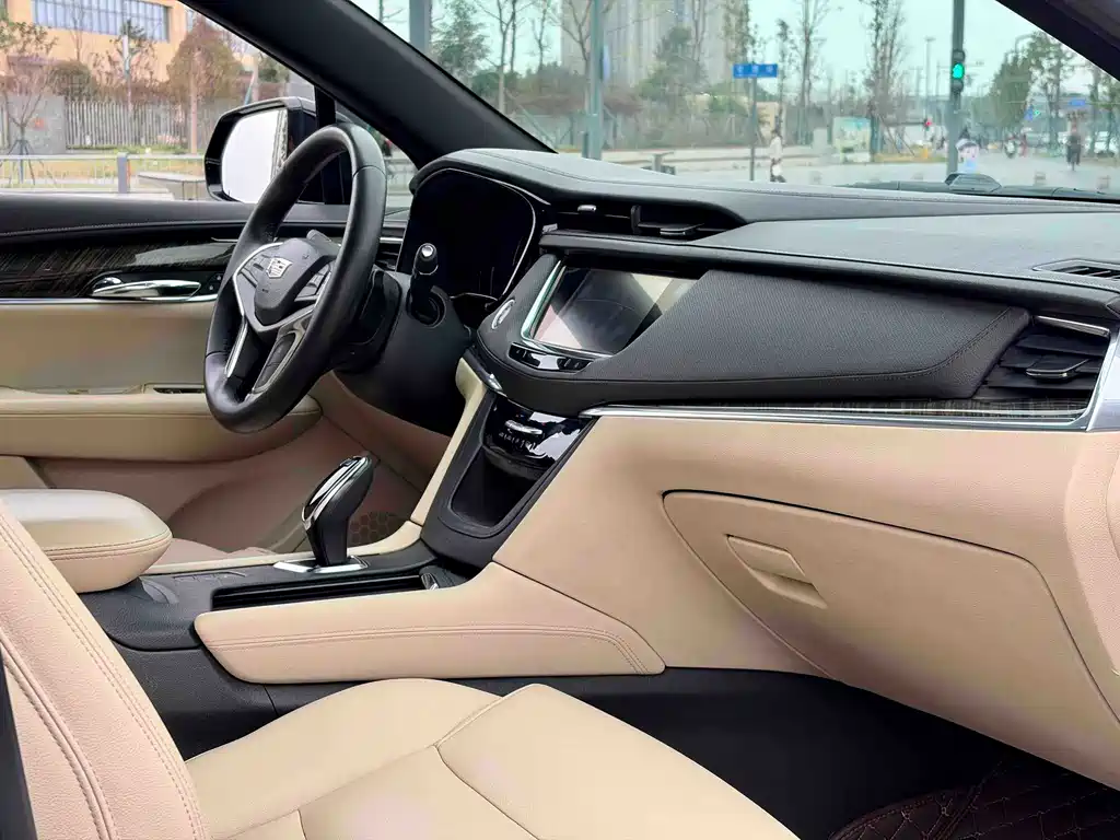 Cadillac XT5 — миниатюра 7
