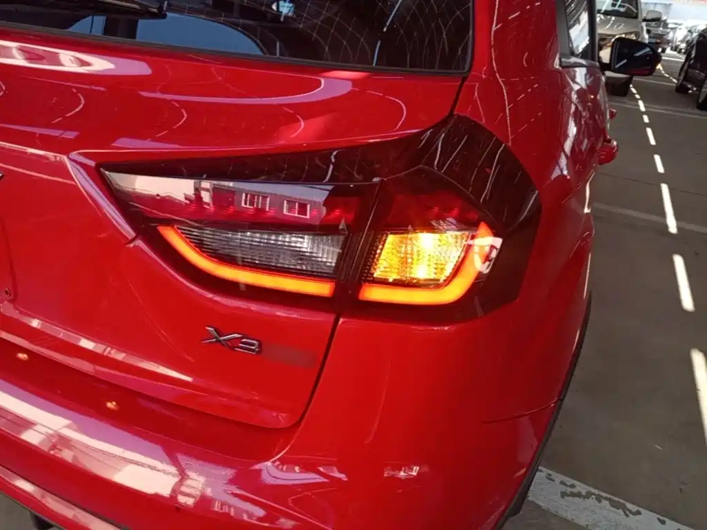 Geely Vision X3 — миниатюра 8