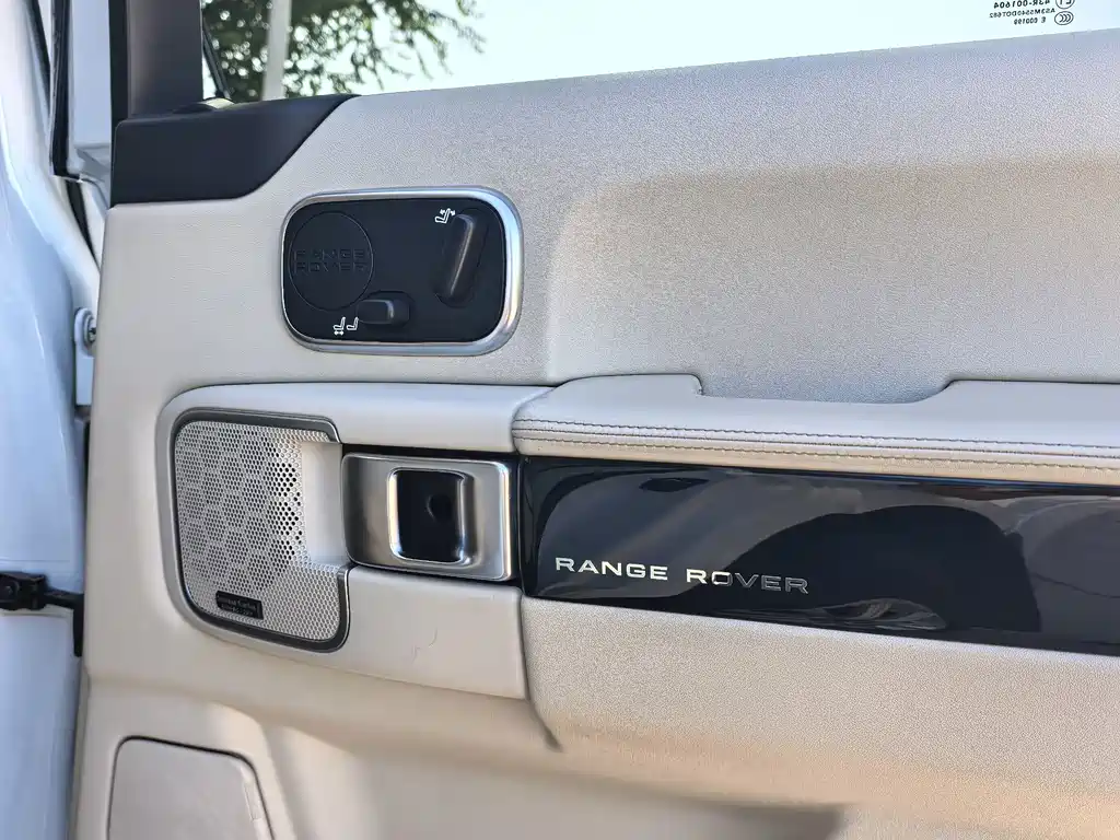 Land Rover Range Rover — миниатюра 14