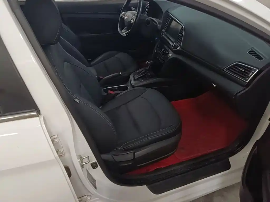 Hyundai Elantra — миниатюра 25