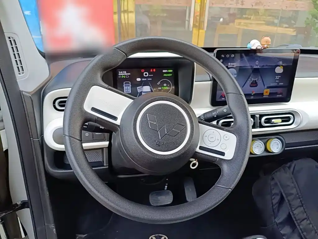 Wuling MINIEV — миниатюра 11