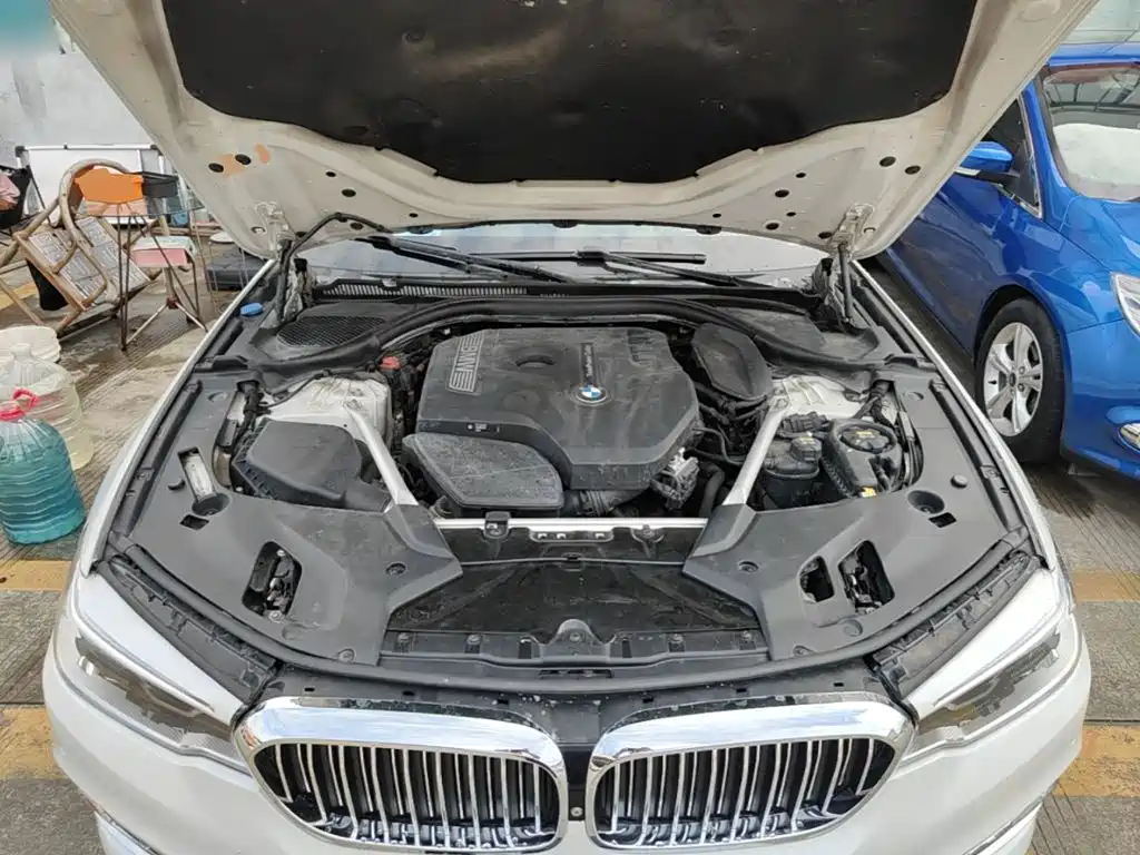 BMW 5 Series — миниатюра 20