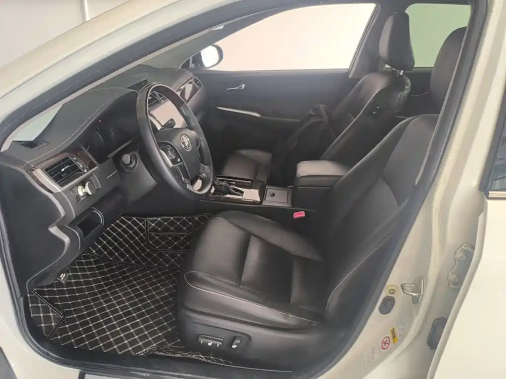 Toyota Camry — миниатюра 15