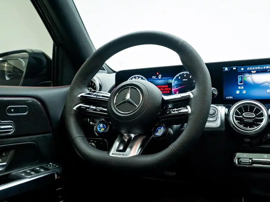 Mercedes-Benz GLB AMG — миниатюра 10