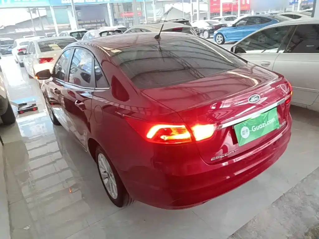 Ford Escort — миниатюра 5