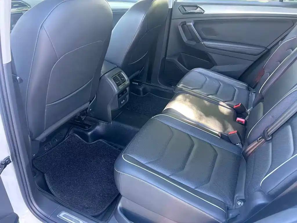 Volkswagen Tiguan L L 2017 330TSI AT Flagship