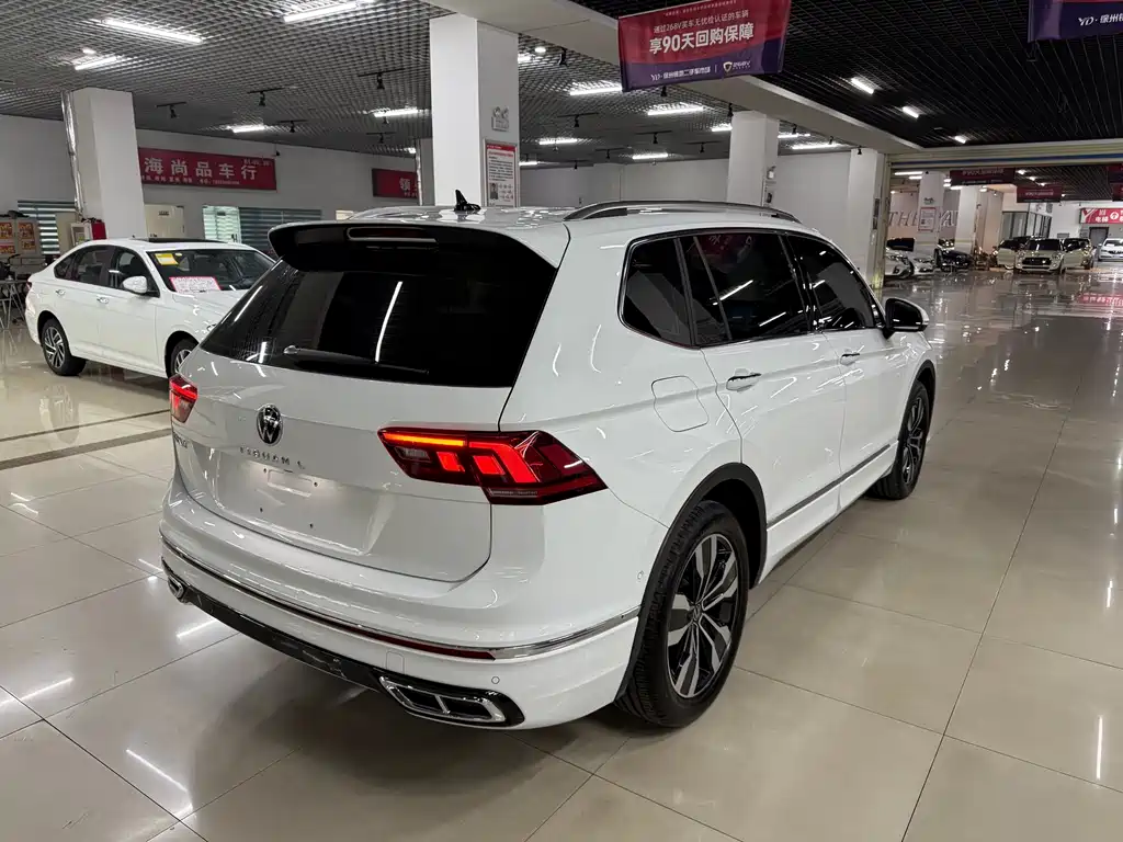 Volkswagen Tiguan L — миниатюра 12