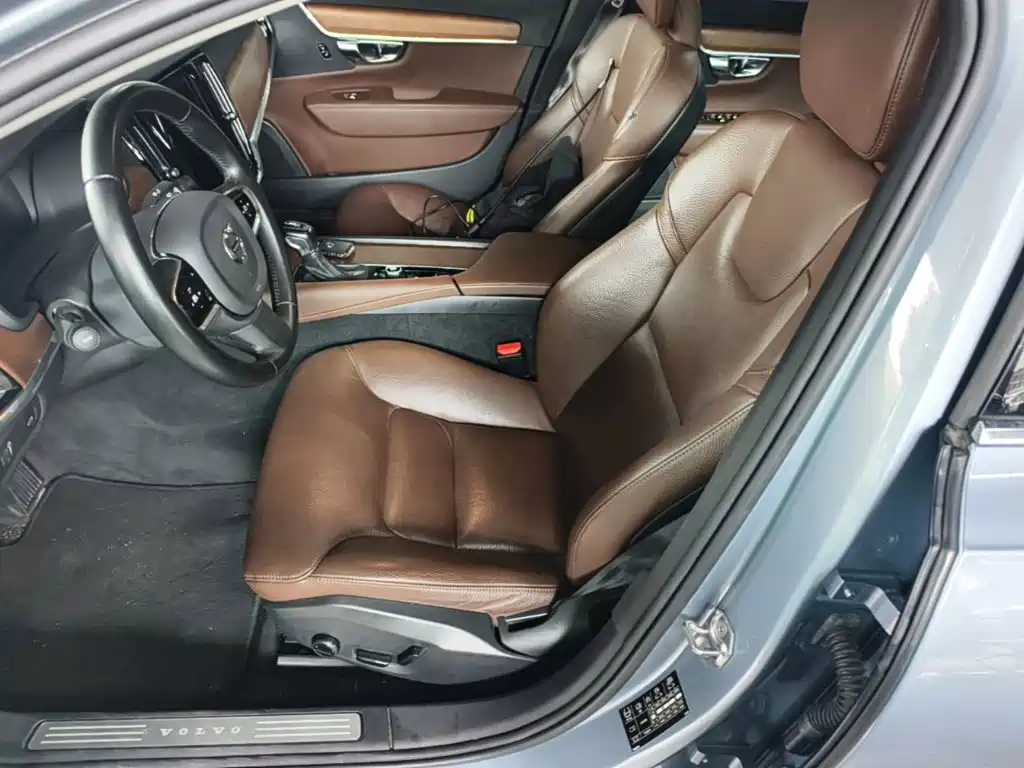 Volvo S90 — миниатюра 15