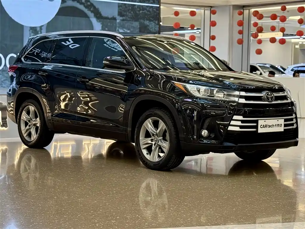 TOYOTA HIGHLANDER