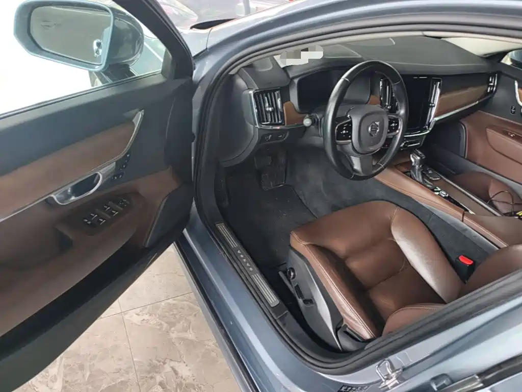 Volvo S90 — миниатюра 16