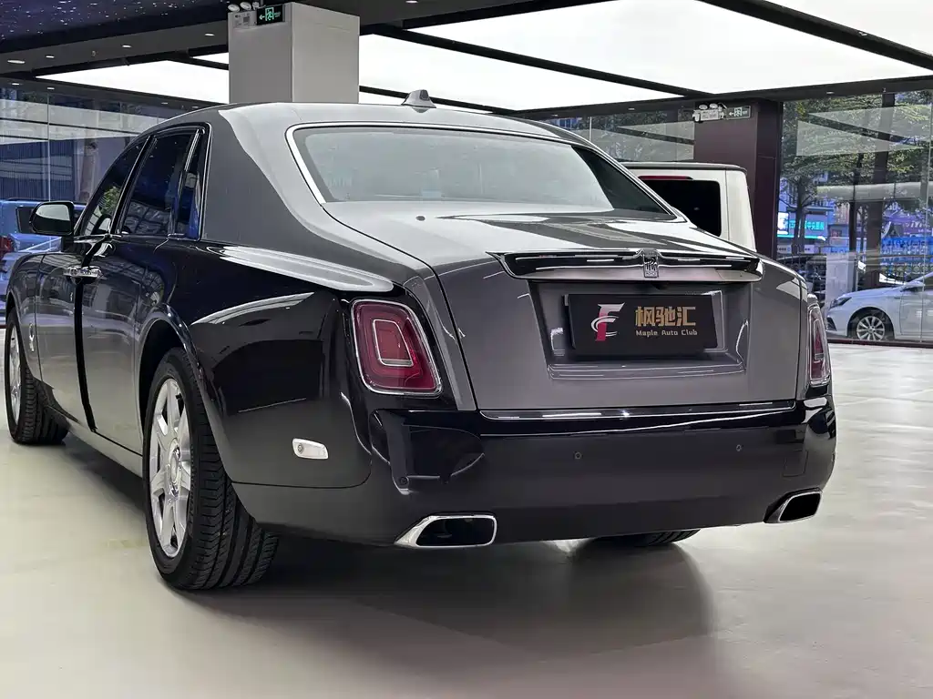 Rolls-Royce Phantom — миниатюра 17