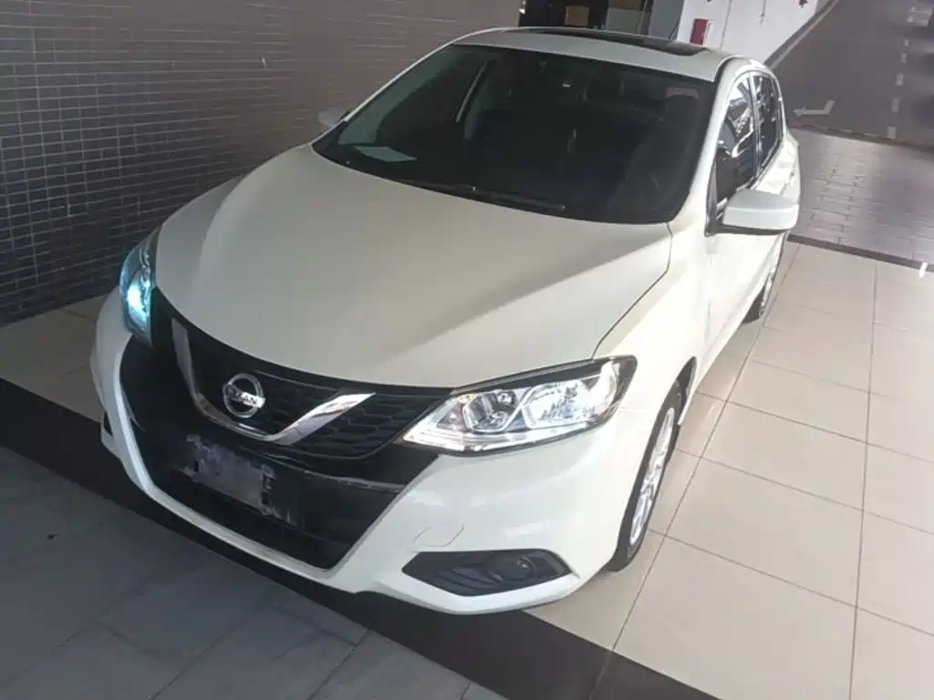 Nissan Tiida — миниатюра 2